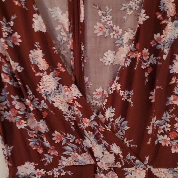 Forever 21 burgundy floral romper small - Picture 3 of 5
